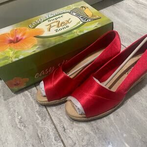 NEW Easy Street Jasper Super Flex Wedge Red Thai Silk Sandal’s Women’s Size 7